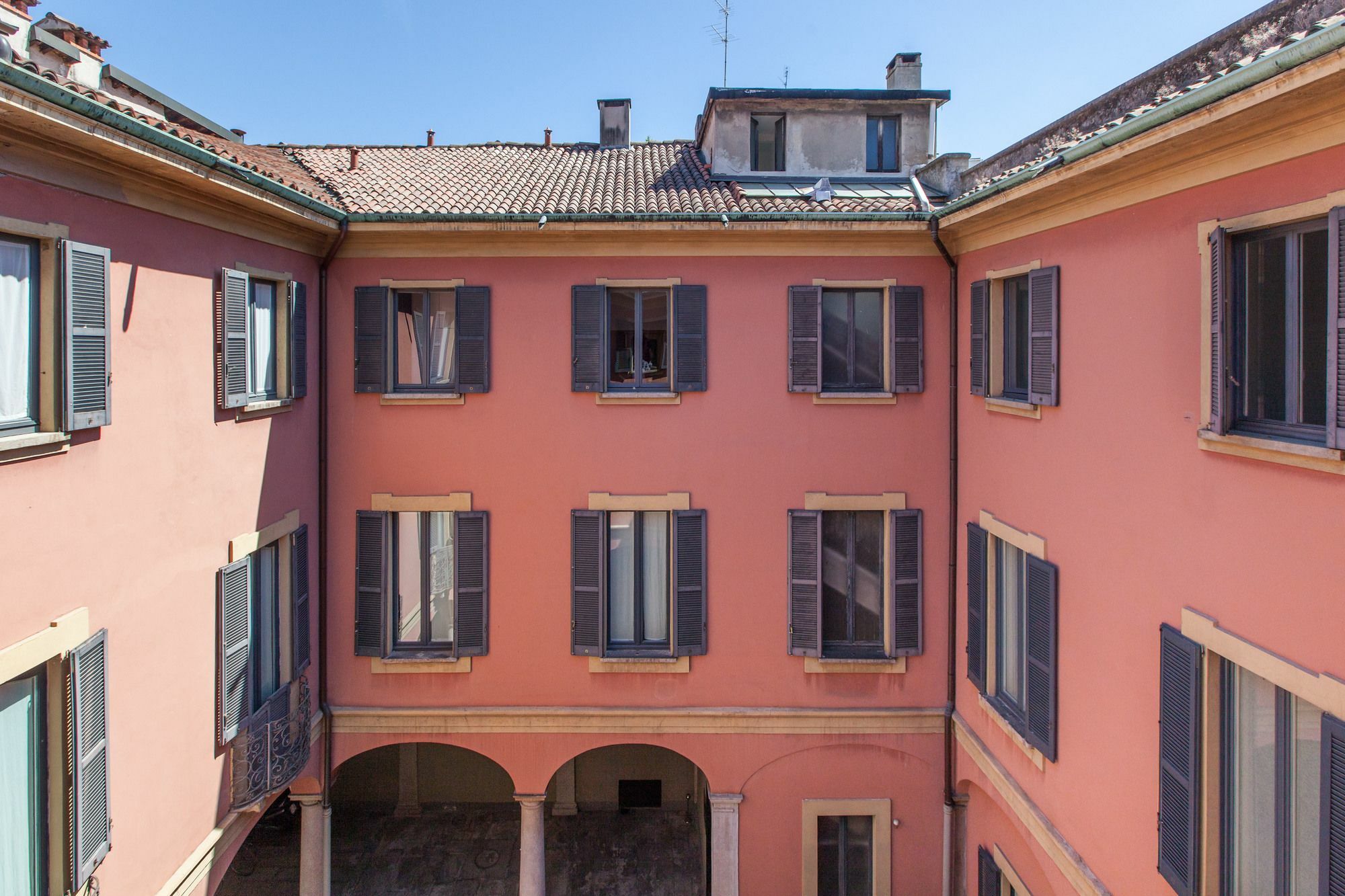 Easyhomes - San Babila Monforte Appartamento *